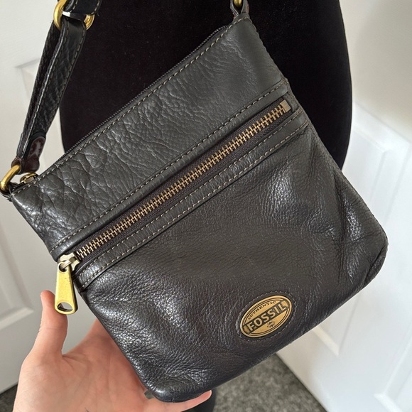 Fossil Vintage Black Leather Crossbody Bag - Picture 3 of 16